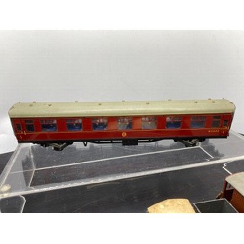 16 - A Mix of Vintage OO Model Railway, Includes 3-Rail Dublo Class 20 D8000 Bo-Bo Diesel plus... Three D... 