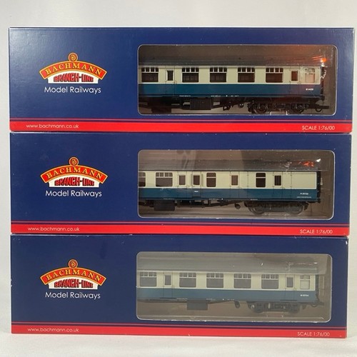 24 - Bachmann coaches - 39-025E BR MK1 SK Coach second corridor Blue & Grey; 39-050E BR Mk1 SO second ope... 