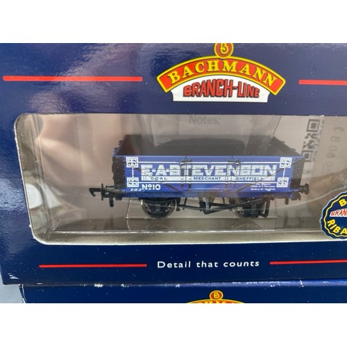 116 - Two independent owner wagons Bachmann 37-076 7 Plank end door wagon 'Gellyceidrim Collieries' and Ba... 