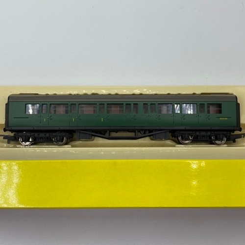 150 - Hornby R4125A, R4125B, R4125C Southern Railway Green Coach Composite Very Good (3), Triang Coach Lug... 