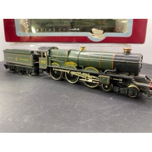 137 - Two DCC fitted GWR steam locomotives OO gauge; Mainline Dean Goods tender 0-6-0 with figures #2517 c... 