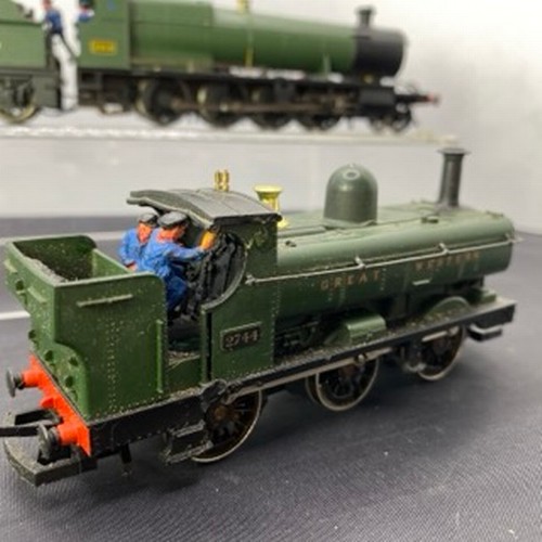 138 - Two Hornby GWR informed DCC fitted Locomotives with figures OO gauge Unboxed; Hornby R2915 2-8-0 28x... 