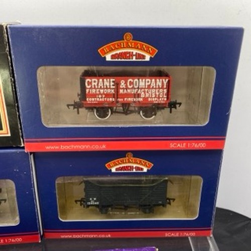 117 - 7 boxed and 4 un-boxed 'OO' gauge Bachmann Private owner wagons, Hornby and Dapol Fruit van and Catt... 