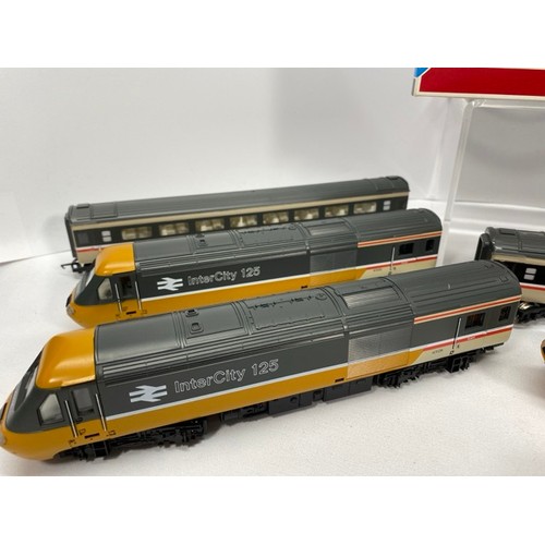 153 - 2 Hornby Intercity 125 locomotives with dummy cars, plus six more coaches. OO gauge. Two each of Loc... 