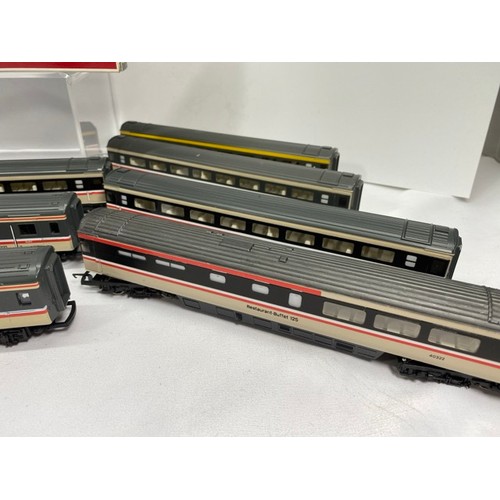 153 - 2 Hornby Intercity 125 locomotives with dummy cars, plus six more coaches. OO gauge. Two each of Loc... 