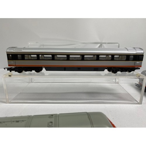 154 - Hornby OO GAUGE R741 Intercity XPT CLASS 43 Power Car with 2 MK3 Coaches, also a Lima coach re-paint... 