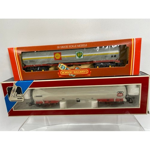 158 - 23 Tank Wagons OO gauge, Rolling stock for Total(1) , Texaco(7), Shell(4), Gulf(1), Amoco(2), United... 