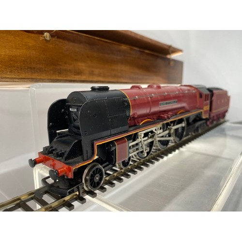 140 - Hornby LMS 8P Coronation 4-6-2 (Maroon) 