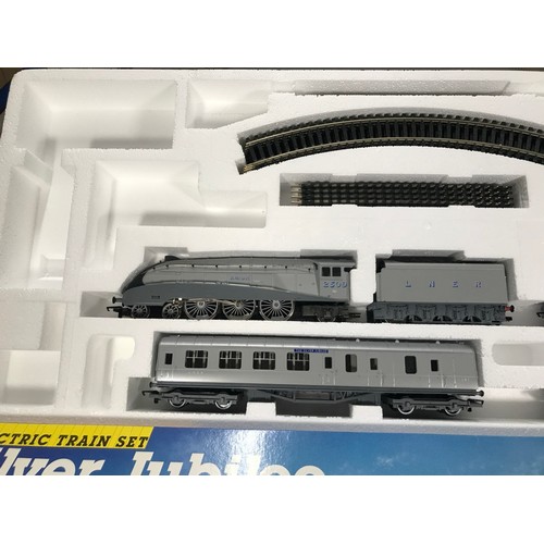 167 - Hornby R.837 Silver Jubilee Electric Train Set, Appears Complete, Complete with Instructions, Box is... 