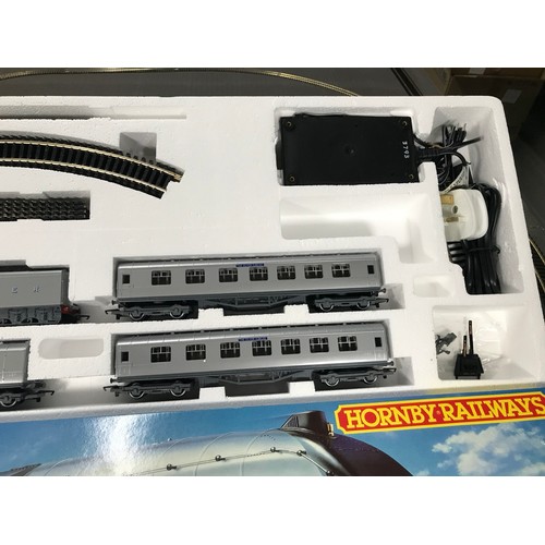 167 - Hornby R.837 Silver Jubilee Electric Train Set, Appears Complete, Complete with Instructions, Box is... 