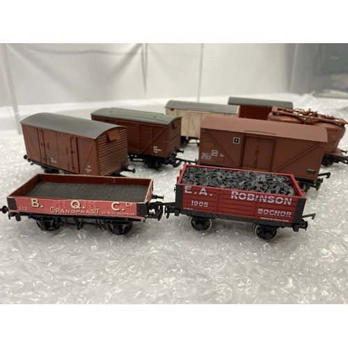 122 - 12 OO Gauge Rolling-stock, four boxed and seven unboxed. Includes kit-built highly detailed Prestwin... 