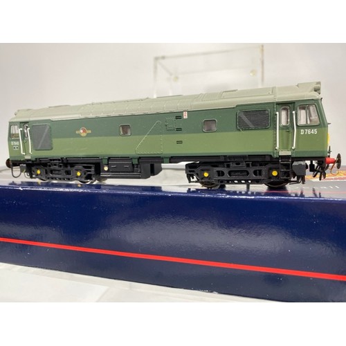 61 - Two Bachmann Diesel Locomotives Class 24 and 25 OO Gauge, Bachmann 32-427 Class 24 Diesel D5085 BR T... 