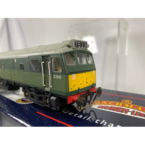 61 - Two Bachmann Diesel Locomotives Class 24 and 25 OO Gauge, Bachmann 32-427 Class 24 Diesel D5085 BR T... 