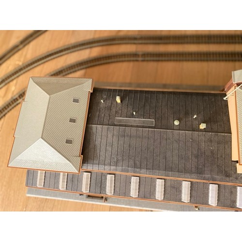 173 - An epic Railway station scene pre-built and ready for your layout, Kibri 39373 Bahnhofbonn HO/OO gau... 