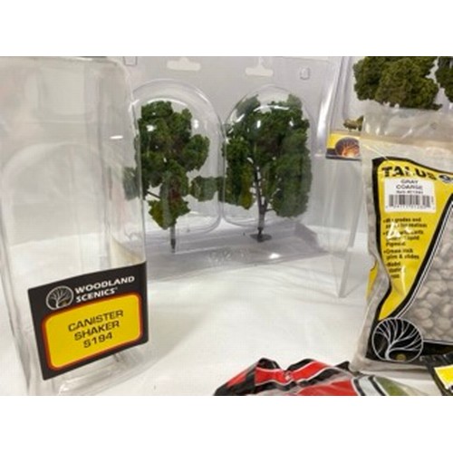 192 - New in Sealed Packaging Model Railway scenic items OO gauge, Four Packs of Realistic Trees (N,HO/OO,... 