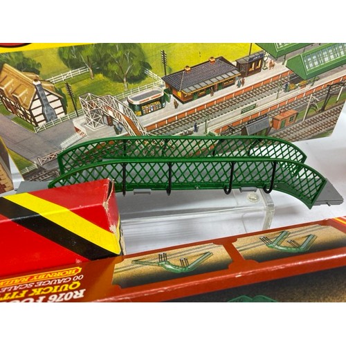 179 - Hornby R.203 Signal Gantry kit boxed with three further Semaphore Signals and more signals, three Ho... 