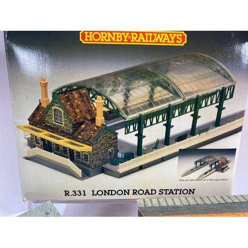 183 - Hornby R.331 London Road Station boxed with two Complimenting Card Buildings and Platform, some Trac... 