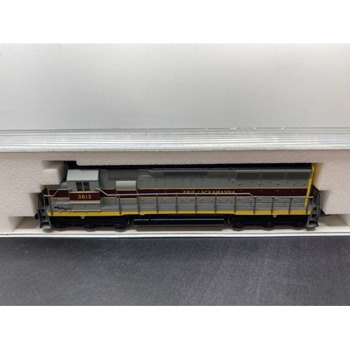 266 - Kato 176-3110 SD45 Erie Lackawanna #3613 N gauge, Instructions, Lights, Tested Runner - Excellent, b... 