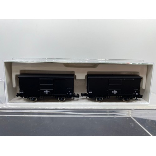 267 - Kato 8029 Wham 90000 N gauge #90696 & 91009 two Box cars, Non-motorised - Excellent, box Very Good (... 