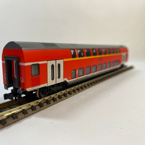 273 - Fleischmann DB 218 301-0 Diesel Loco together with three Fleischmann double-decker cars N Gauge Un-b... 