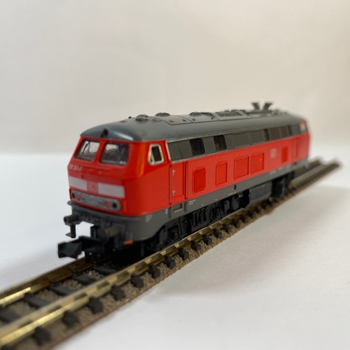 273 - Fleischmann DB 218 301-0 Diesel Loco together with three Fleischmann double-decker cars N Gauge Un-b... 