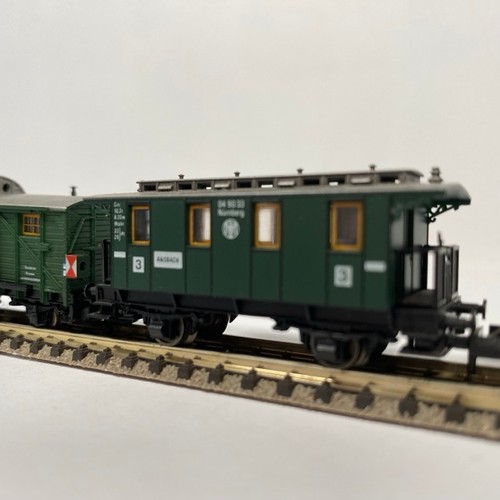 281 - Fleischmann N gauge Nurnberg Ansbach train of five wagons, 2nd/3rd class coach, 3rd class coach, two... 