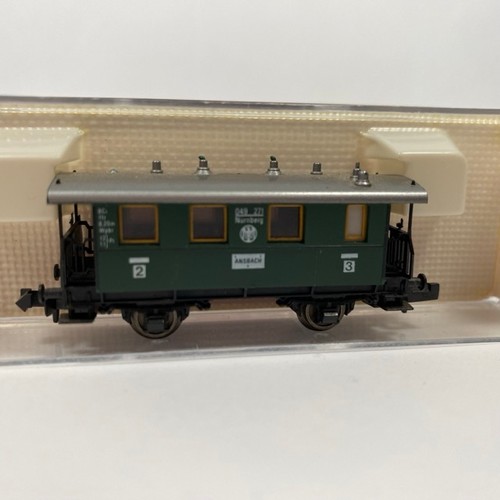 281 - Fleischmann N gauge Nurnberg Ansbach train of five wagons, 2nd/3rd class coach, 3rd class coach, two... 