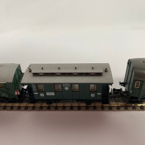 281 - Fleischmann N gauge Nurnberg Ansbach train of five wagons, 2nd/3rd class coach, 3rd class coach, two... 