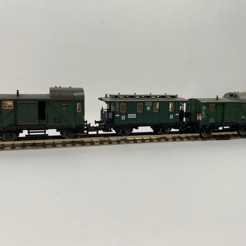 281 - Fleischmann N gauge Nurnberg Ansbach train of five wagons, 2nd/3rd class coach, 3rd class coach, two... 