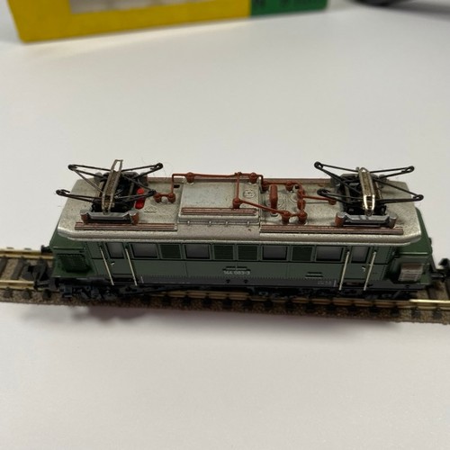 242 - Minitrix 51 2033 00 #144 083-3 Electric locomotive Pantographs, N gauge, Boxed, , Bi-directional Lig... 