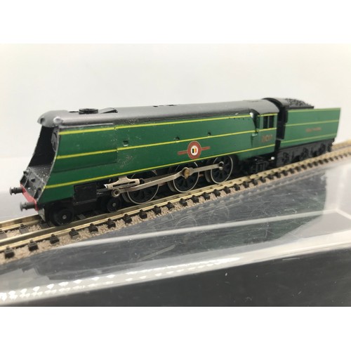 304 - Three Graham Farish (aka 'Grafar') 'N Gauge' Locomotives, Grafar 4-6-2 21C17 Merchant Navy Southern ... 