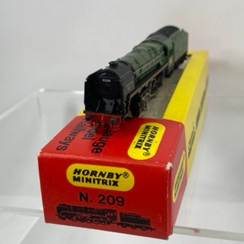 240 - Four Hornby Minitrix 'N Gauge' Locos Tested Runners, Minitrix N212 Green Class 27 Diesel Bo-Bo D5379... 