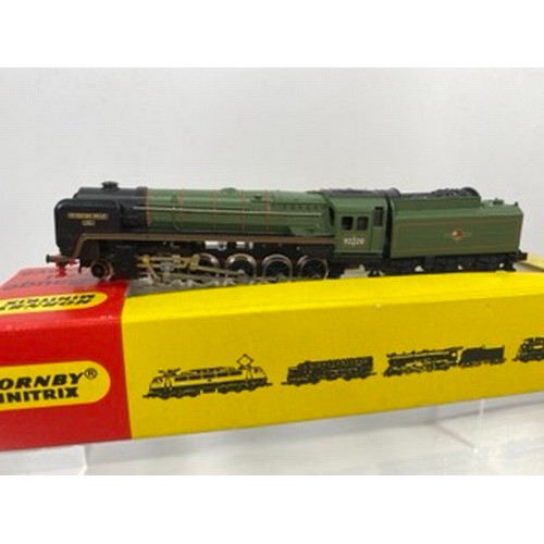 240 - Four Hornby Minitrix 'N Gauge' Locos Tested Runners, Minitrix N212 Green Class 27 Diesel Bo-Bo D5379... 