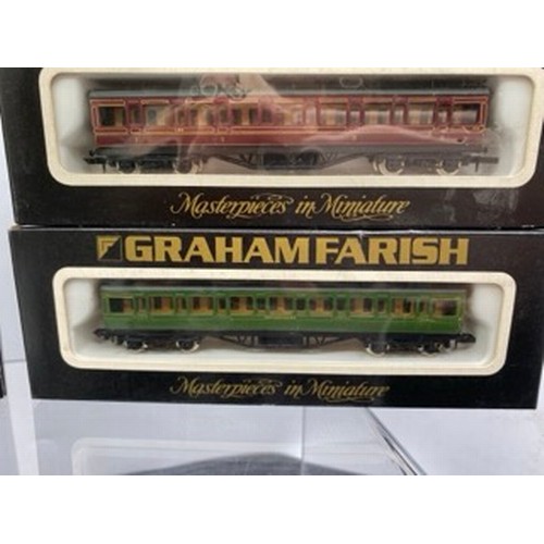 307 - Graham Farish 'N Gauge' Coaches and Wagons, includes 0646 Pullman Diner, 0643 Pullman Diner Golden A... 