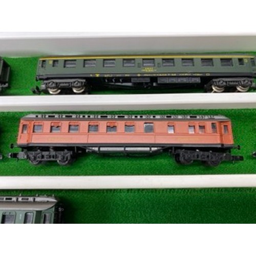 310 - A Dealer tray of 'N Gauge' European Coaches/Cars/Voitures, SNCF, DB and others featured, Seven unifo... 