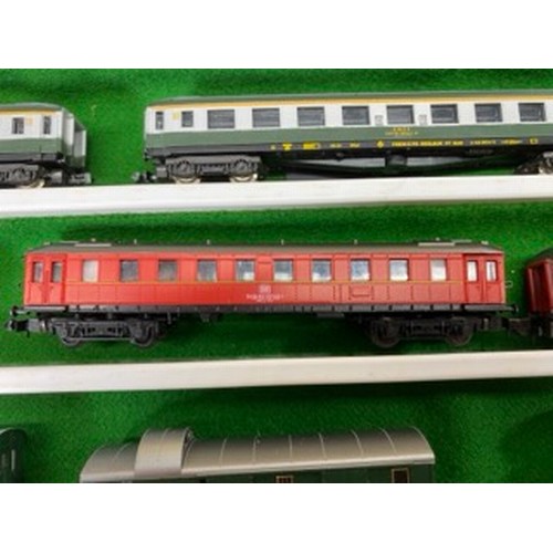 310 - A Dealer tray of 'N Gauge' European Coaches/Cars/Voitures, SNCF, DB and others featured, Seven unifo... 