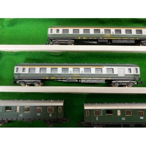 310 - A Dealer tray of 'N Gauge' European Coaches/Cars/Voitures, SNCF, DB and others featured, Seven unifo... 