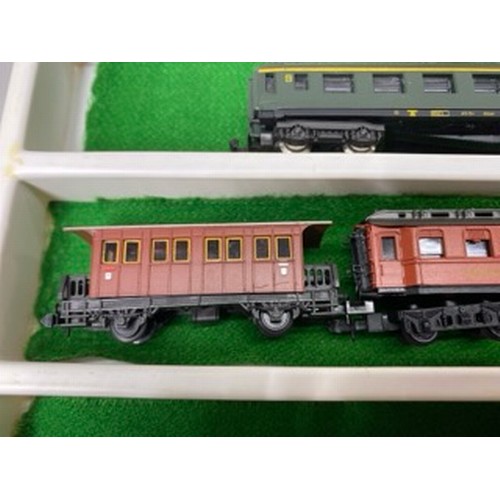 310 - A Dealer tray of 'N Gauge' European Coaches/Cars/Voitures, SNCF, DB and others featured, Seven unifo... 