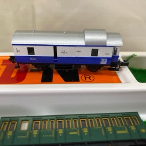 311 - A Dealer tray of 'N Gauge' mainly (I suspect all) European Coaches/Cars/Voitures, SNCF, DB and other... 