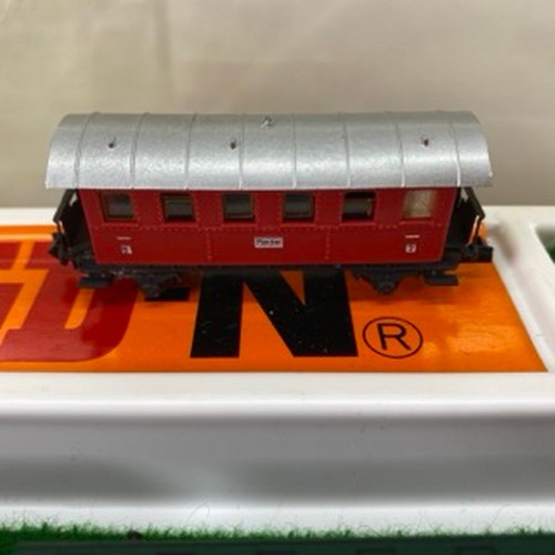 311 - A Dealer tray of 'N Gauge' mainly (I suspect all) European Coaches/Cars/Voitures, SNCF, DB and other... 