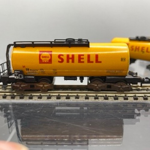 236 - A Rake of Six Shell Bogie Tankers 'N Gauge' Minitrix Electric Made in West Germany, Deutsche Shell H... 