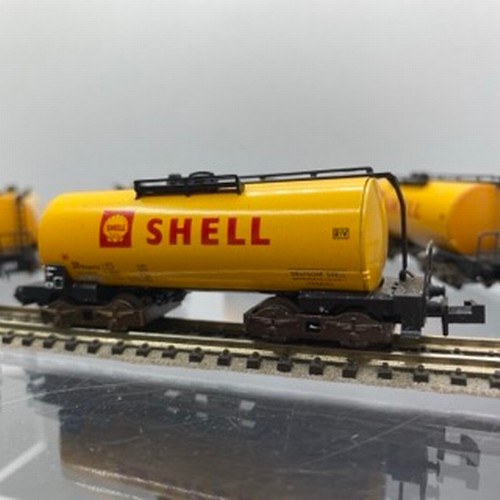 236 - A Rake of Six Shell Bogie Tankers 'N Gauge' Minitrix Electric Made in West Germany, Deutsche Shell H... 