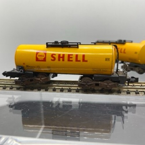 236 - A Rake of Six Shell Bogie Tankers 'N Gauge' Minitrix Electric Made in West Germany, Deutsche Shell H... 