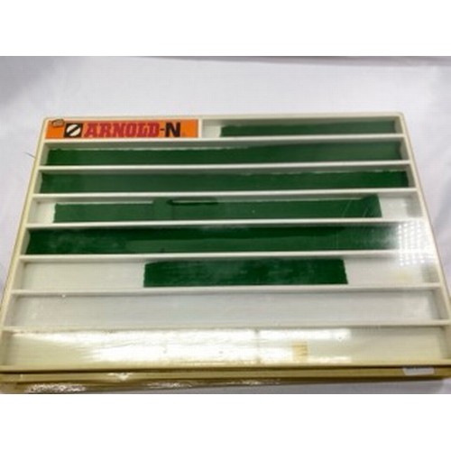 314 - Six Arnold-N Dealer Display Trays Plastic, Suitable for storage of N Gauge Locomotives and Rolling S... 