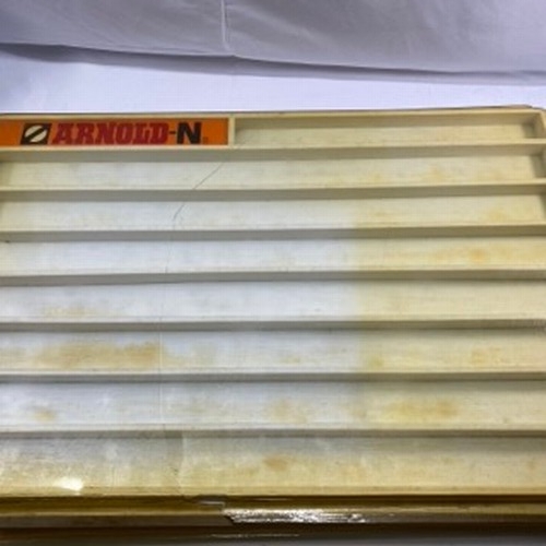 314 - Six Arnold-N Dealer Display Trays Plastic, Suitable for storage of N Gauge Locomotives and Rolling S... 