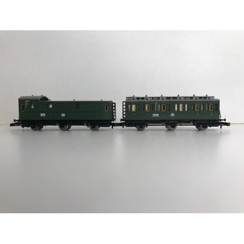 328 - Z Gauge/Scale Marklin mini-club 8857 DB BR 151022-1 Electric Locomotive and matching colour Rake of ... 