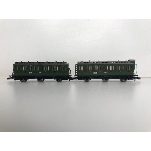 328 - Z Gauge/Scale Marklin mini-club 8857 DB BR 151022-1 Electric Locomotive and matching colour Rake of ... 