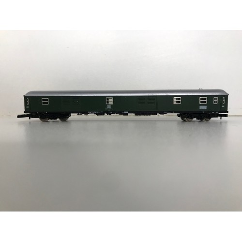 328 - Z Gauge/Scale Marklin mini-club 8857 DB BR 151022-1 Electric Locomotive and matching colour Rake of ... 