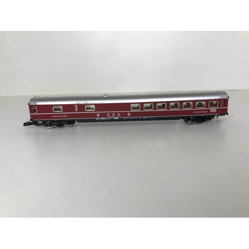 330 - Z Gauge/Scale Marklin mini-club 8875 DB 216 025-7 Diesel Locomotive and matching colour Maroon DB Sp... 