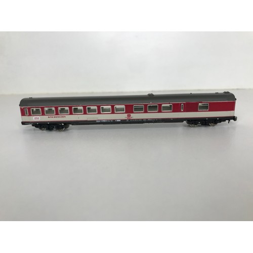 330 - Z Gauge/Scale Marklin mini-club 8875 DB 216 025-7 Diesel Locomotive and matching colour Maroon DB Sp... 